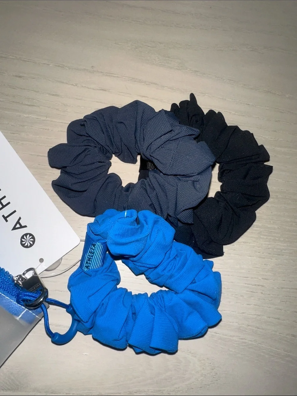 NWT Athleta Pouch Blue, Navy & Black Scrunchies on the go scrunchies set of 3 - Picture 2 of 5